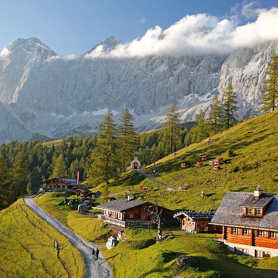 Brandalm mit Blick auf den Dachstein