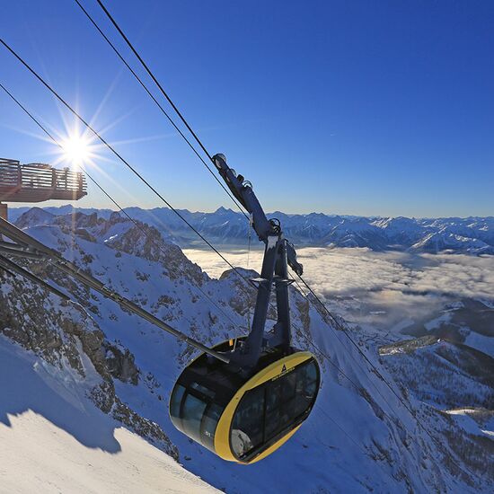 Gondelfahrt zum Dachstein mit Ennstalblick